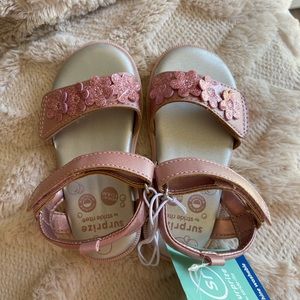 NWT Surprise by Stride rite - toddler size 7